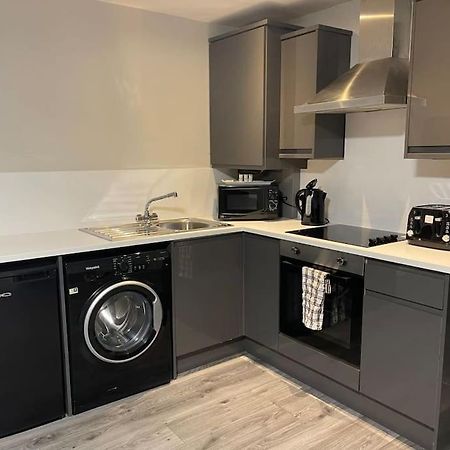 Hosted By Ryan - 2 Bedroom Apartment Liverpool Buitenkant foto